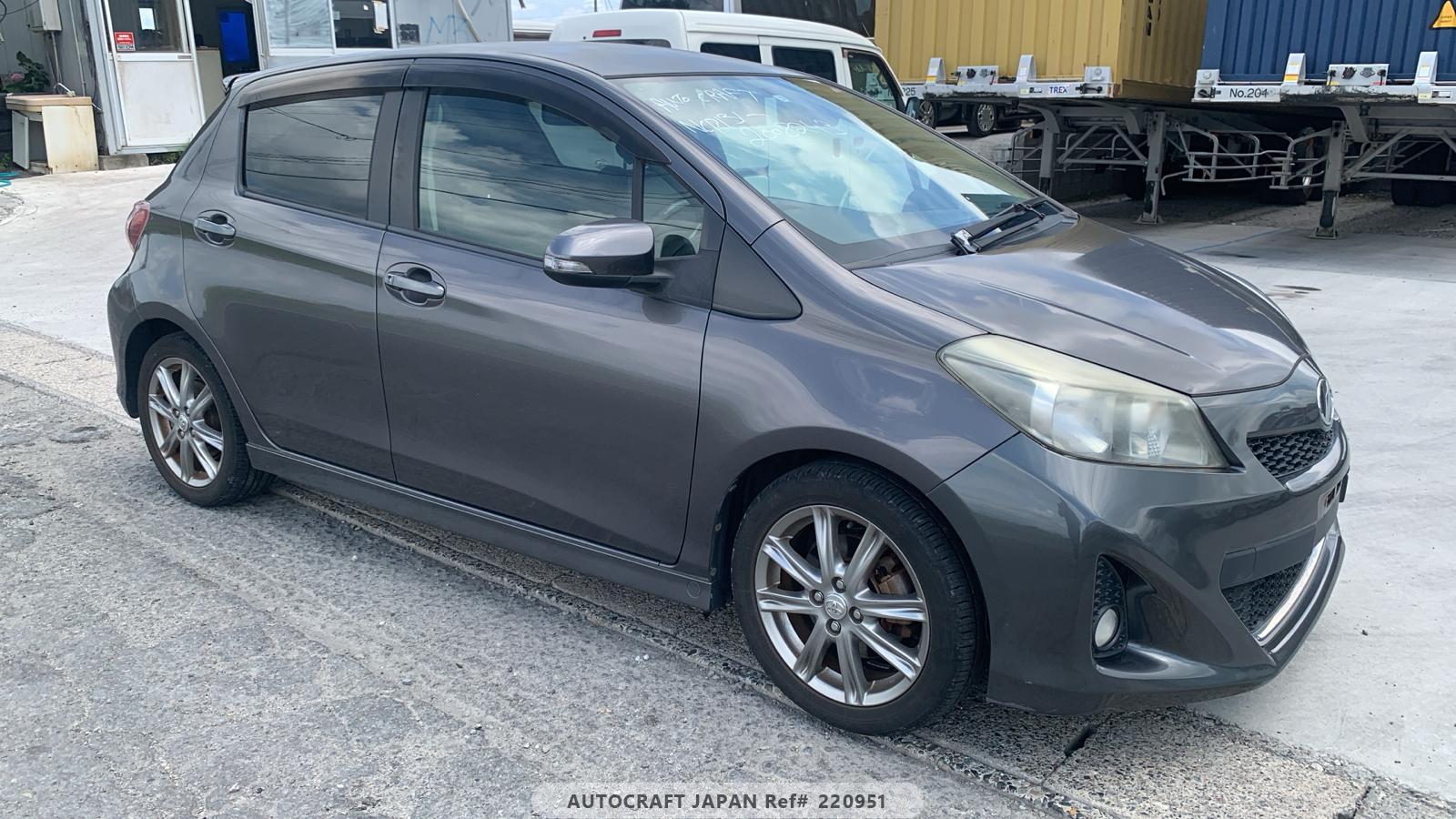 Toyota Vitz 2011