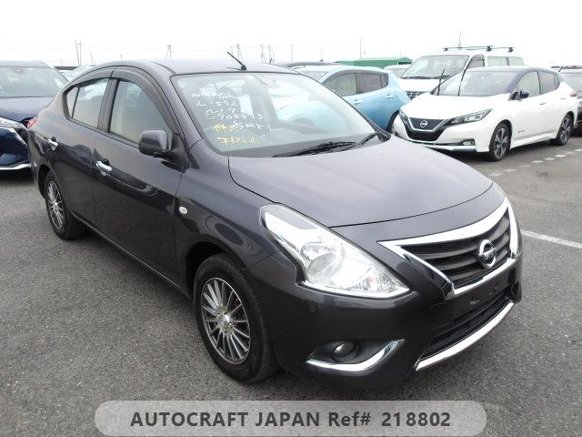 Nissan Tiida Latio 2015