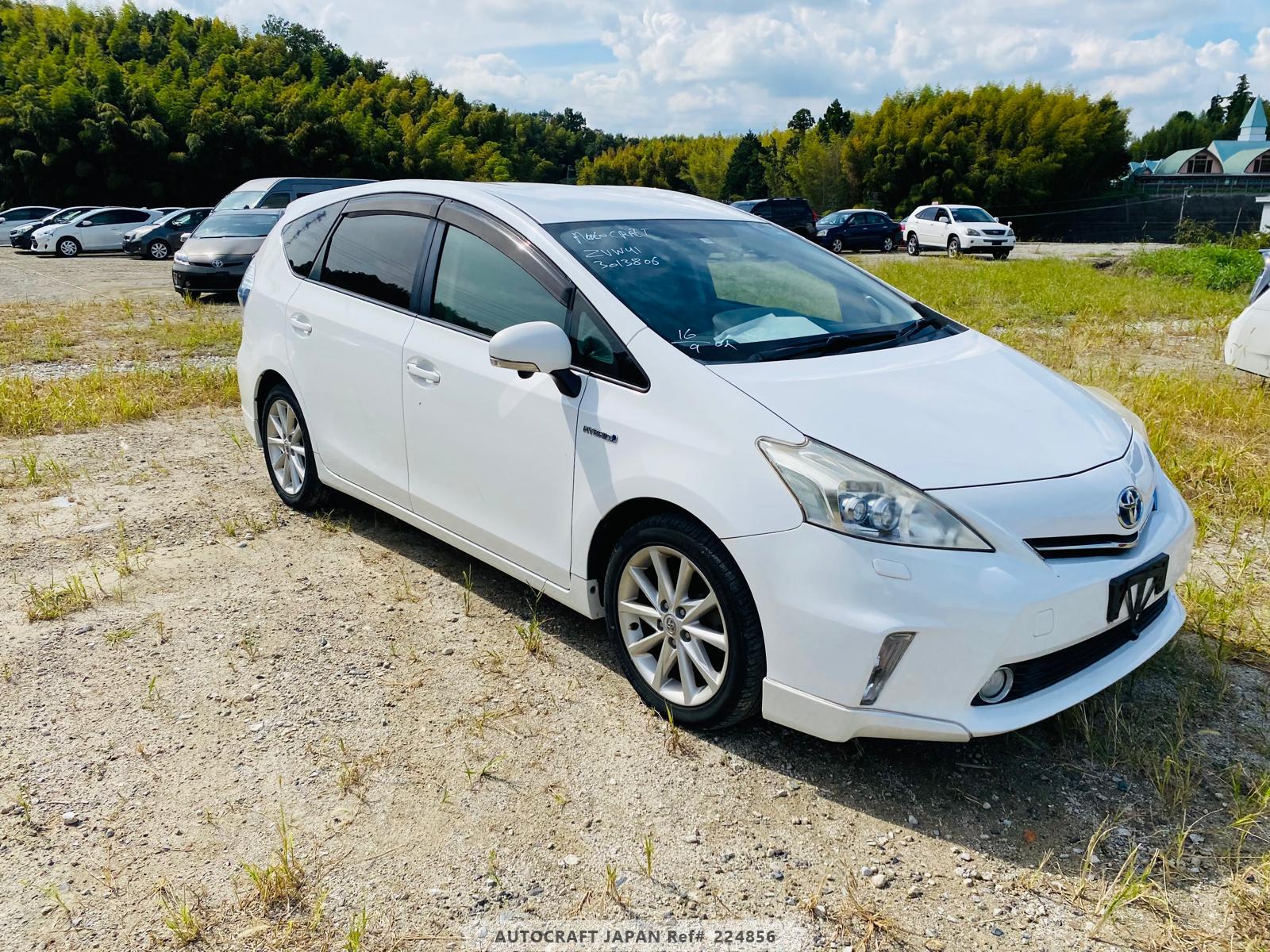 Toyota PRIUS ALPHA 2015