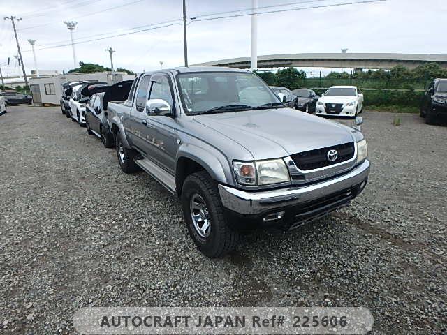 Toyota HILUX SPORTS PICK UP 2002