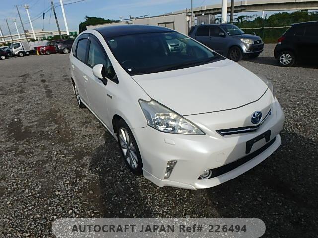 Toyota PRIUS ALPHA 2012