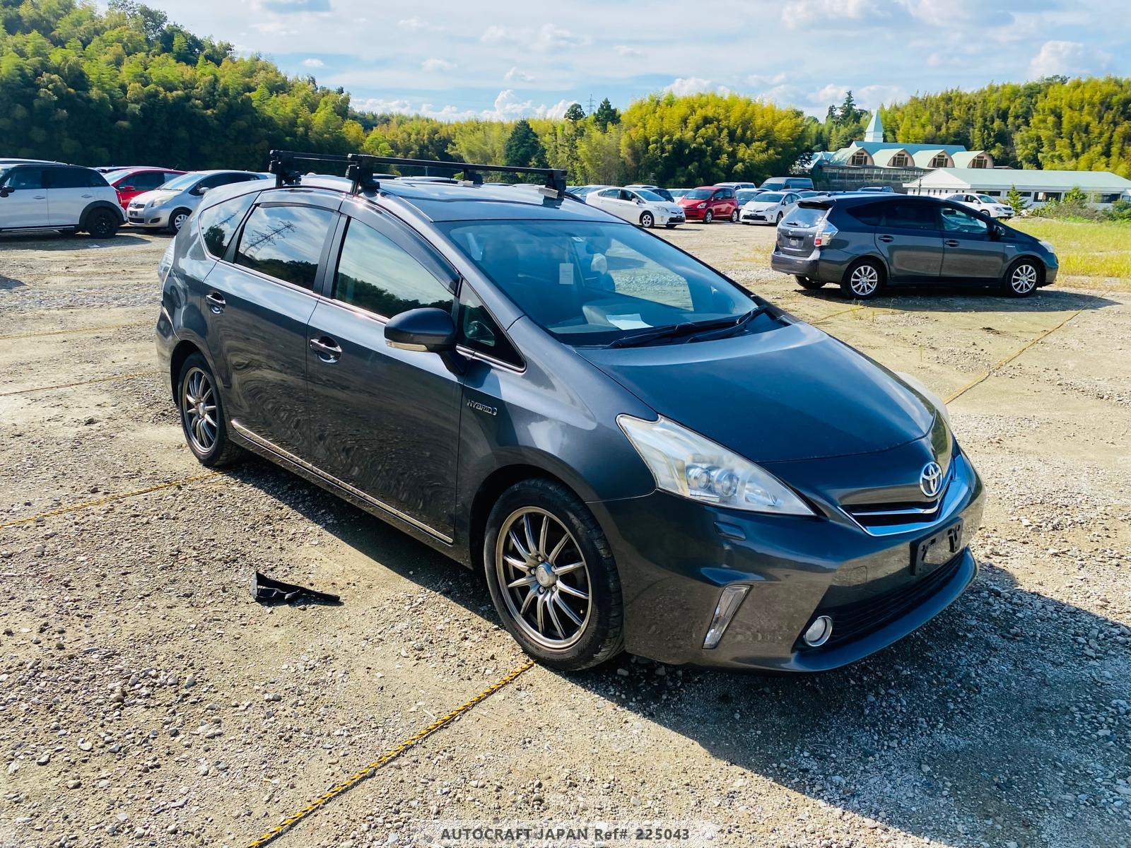 Toyota PRIUS ALPHA 2011