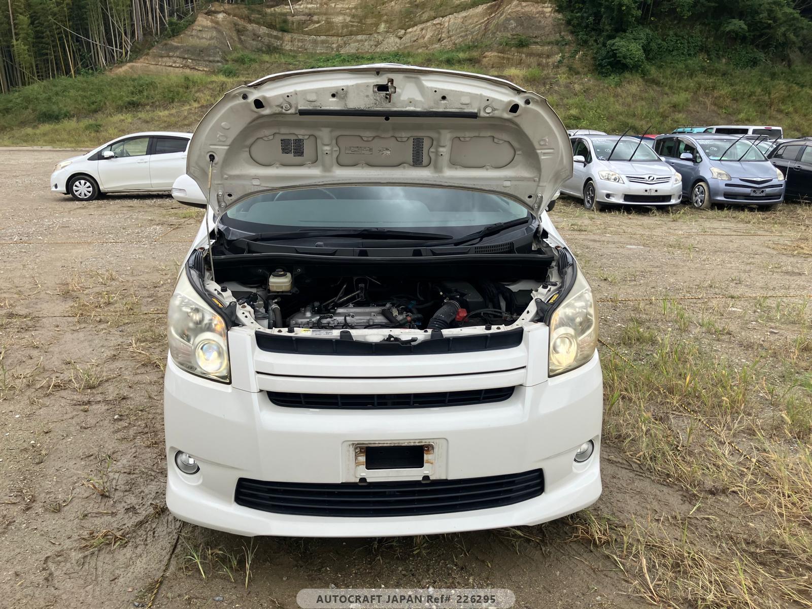 Toyota Noah 2008