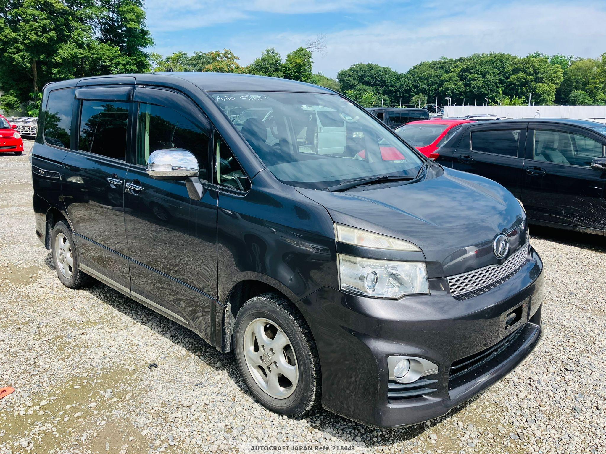 Toyota Voxy 2012