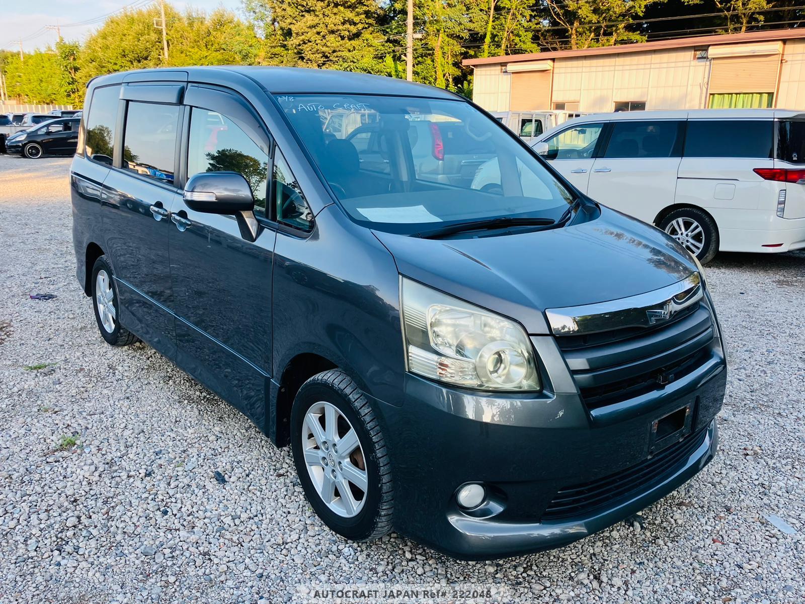 Toyota Noah 2007