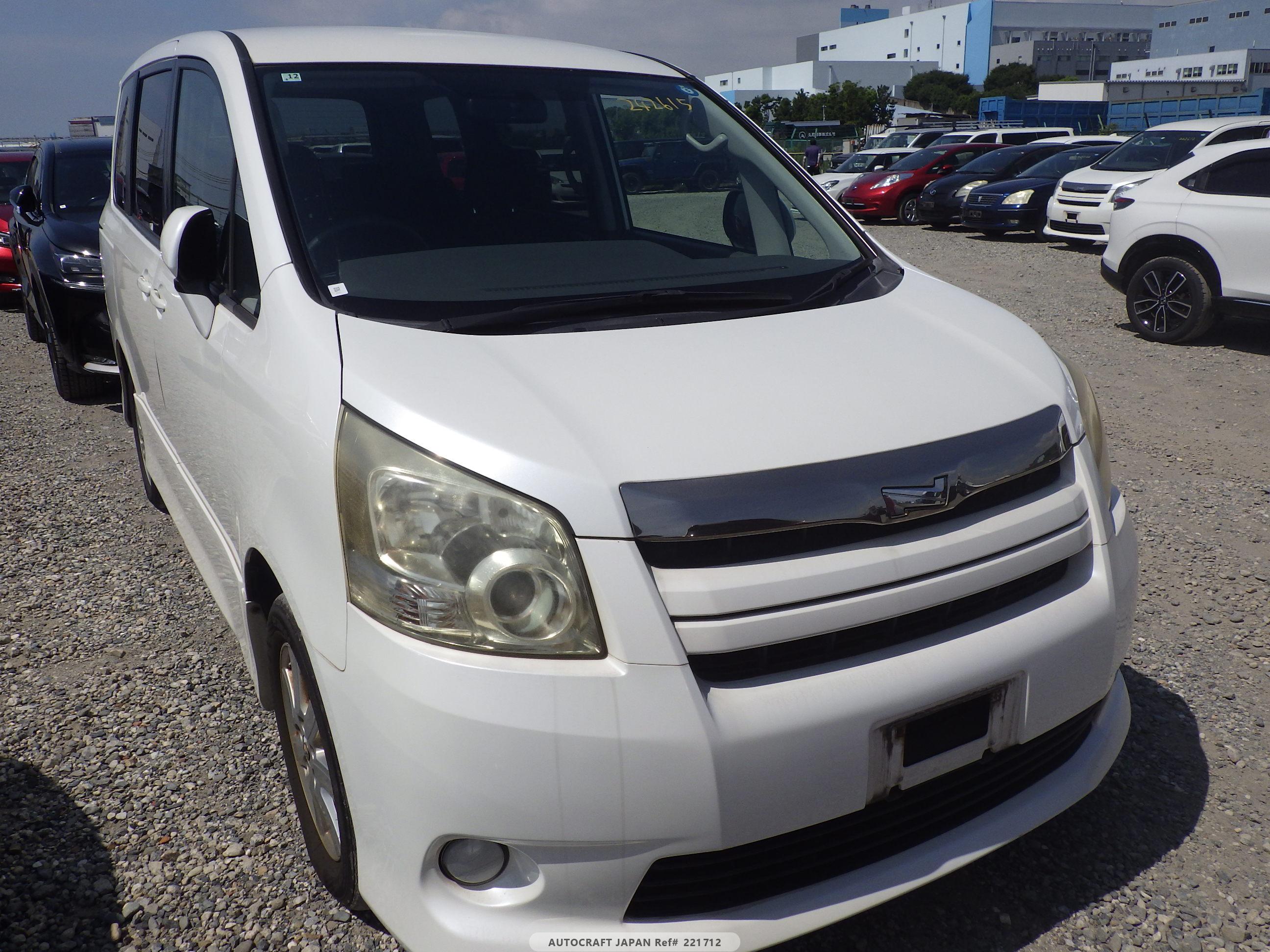 Toyota Noah 2007