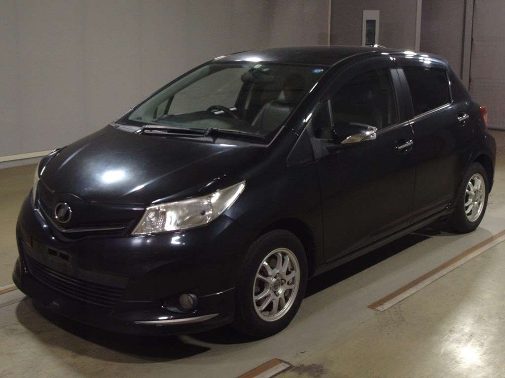 Toyota Vitz 2011