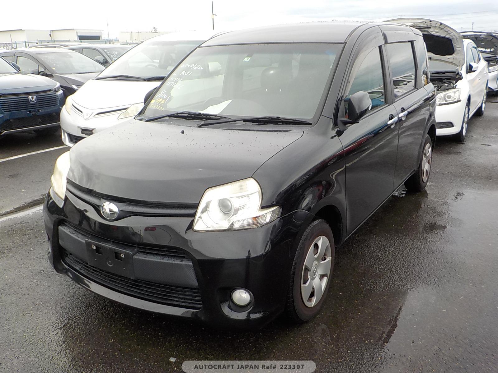 Toyota Sienta 2012