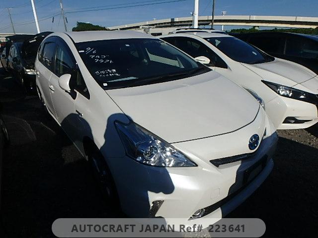 Toyota PRIUS ALPHA 2014