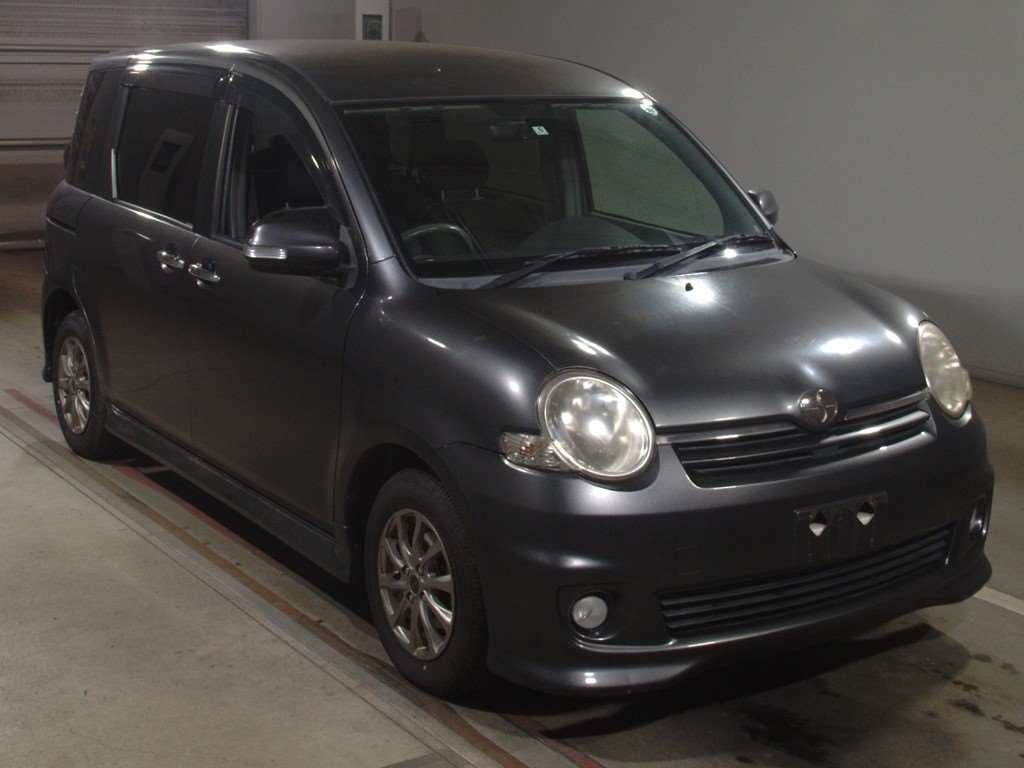 Toyota Sienta 2007