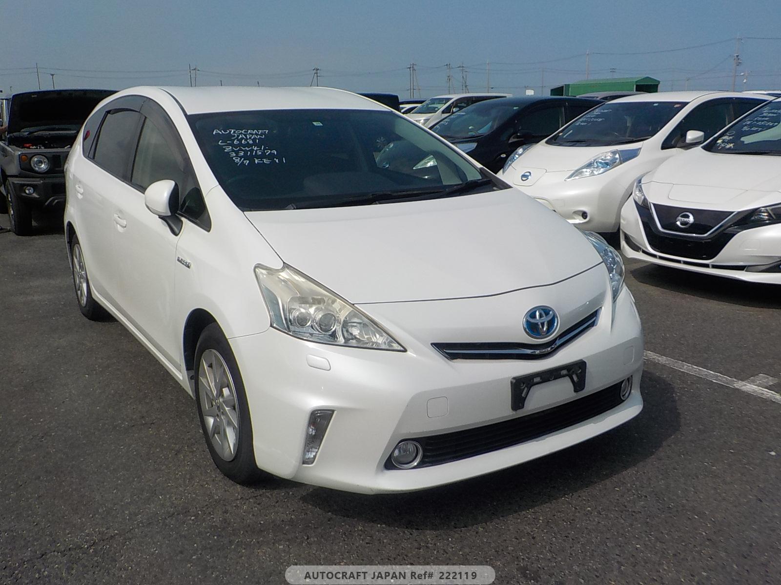 Toyota PRIUS ALPHA 2013