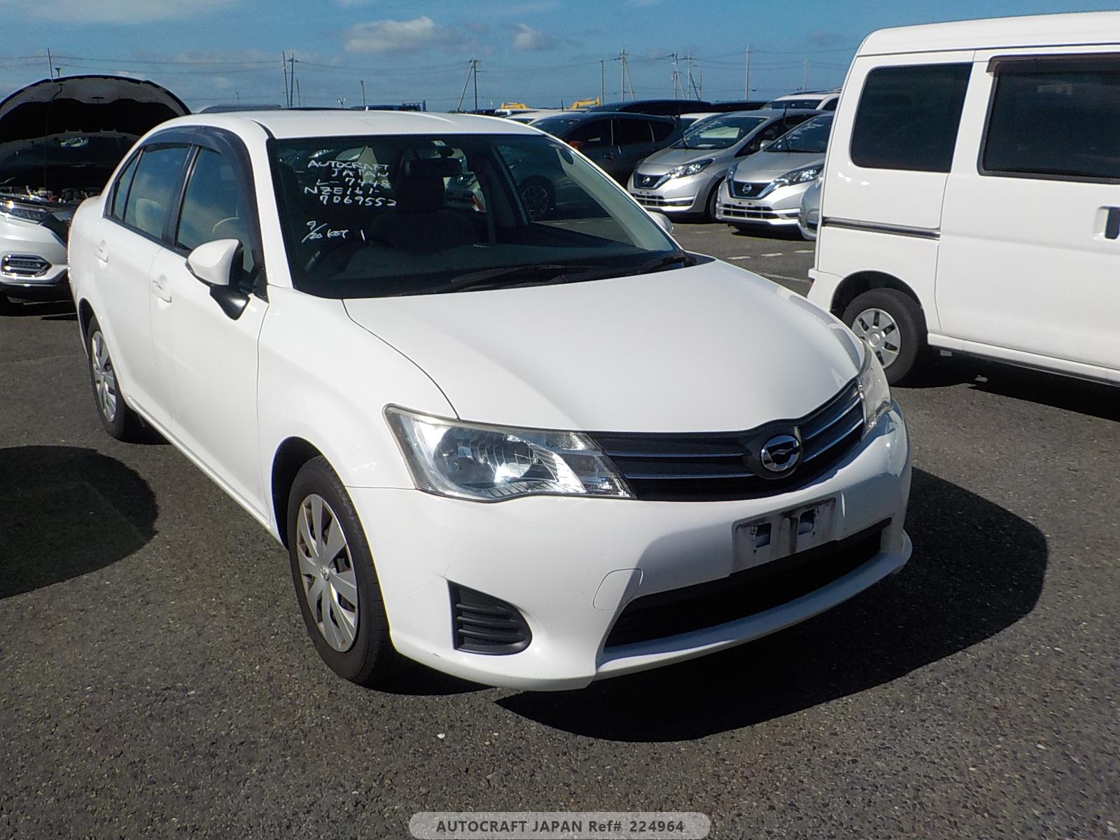 Toyota Corolla Axio 2013