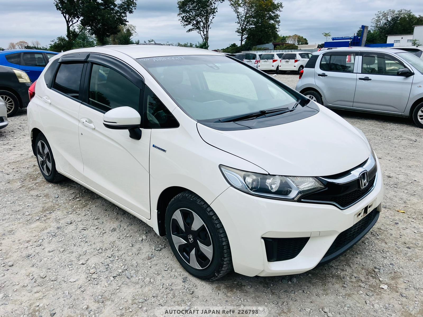 Honda Fit Hybrid 2015