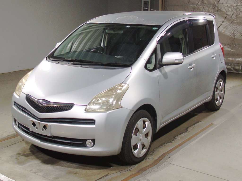 Toyota Ractis 2006