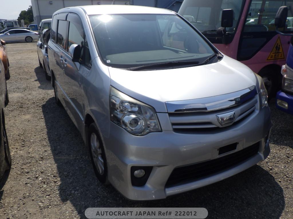 Toyota Noah 2012