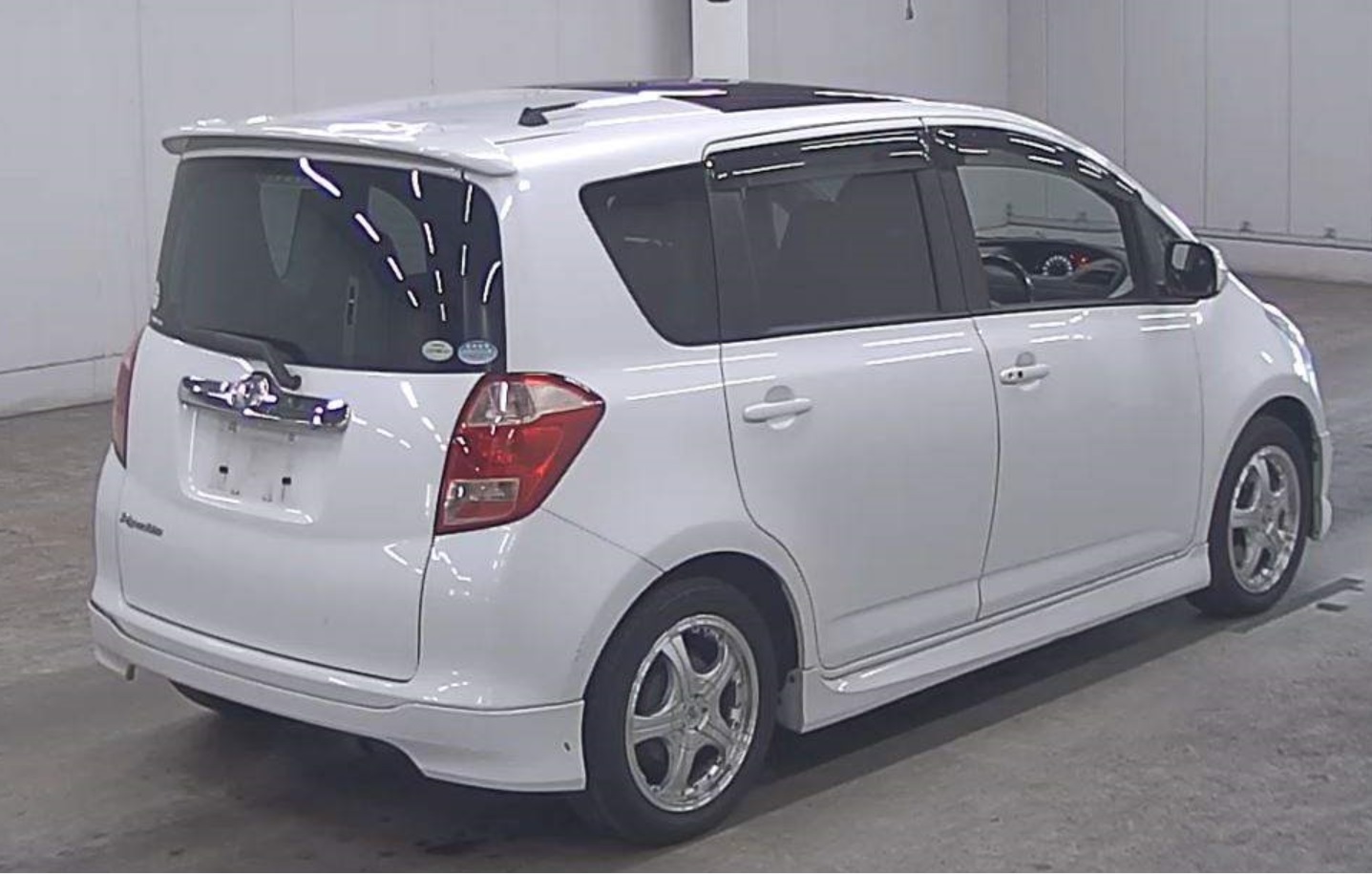 Toyota Ractis 2005