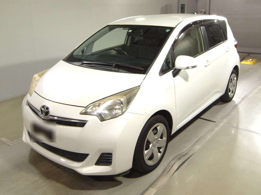 Toyota Ractis 2012