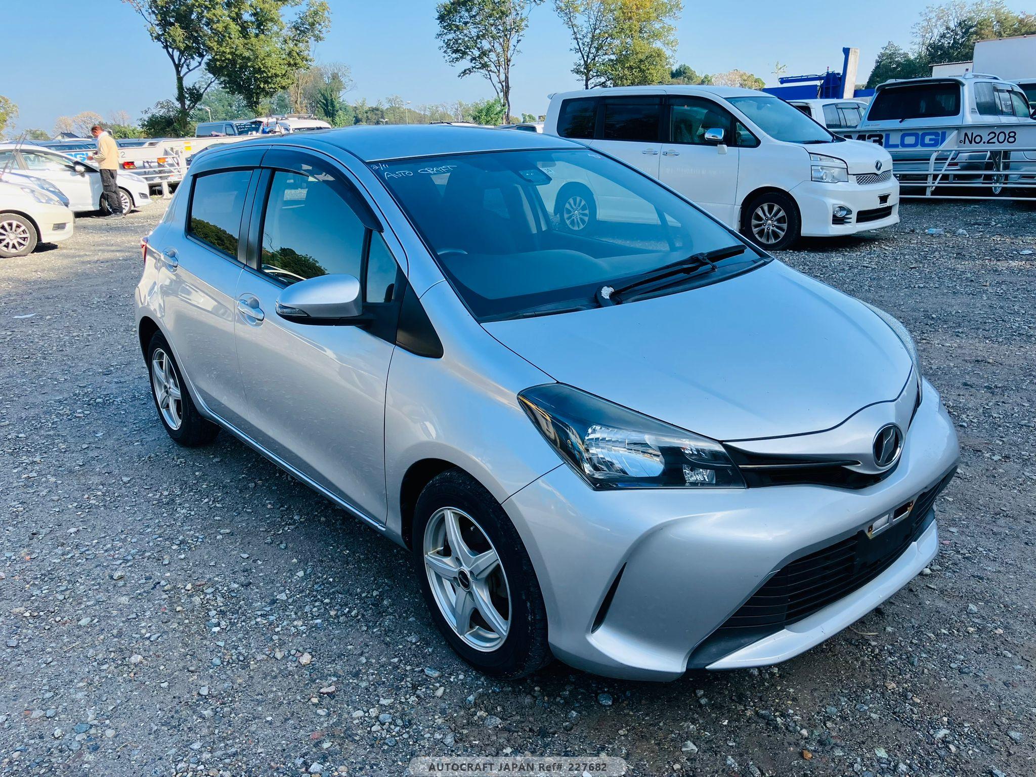 Toyota Vitz 2015