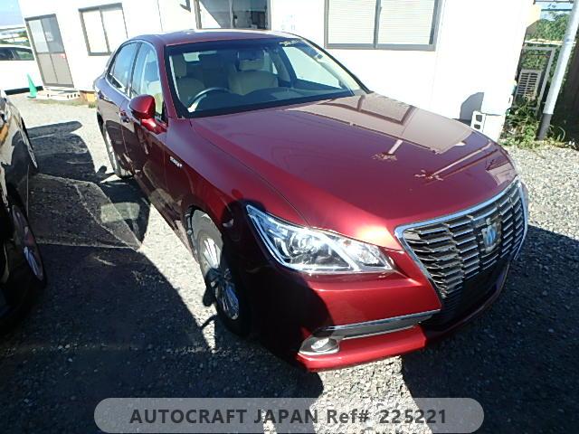 Toyota Crown Hybrid 2014