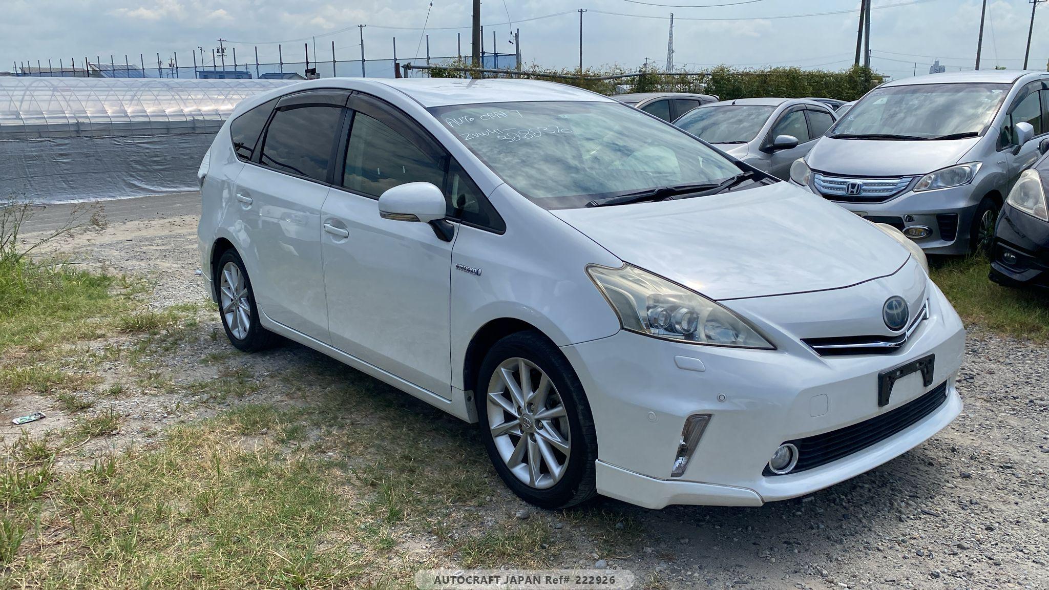 Toyota PRIUS ALPHA 2013