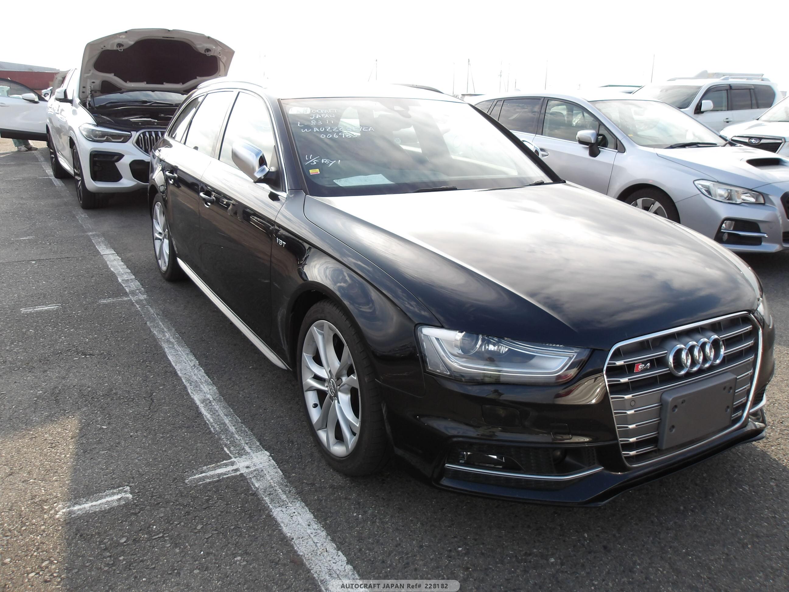 Audi S4 AVANTE 2013