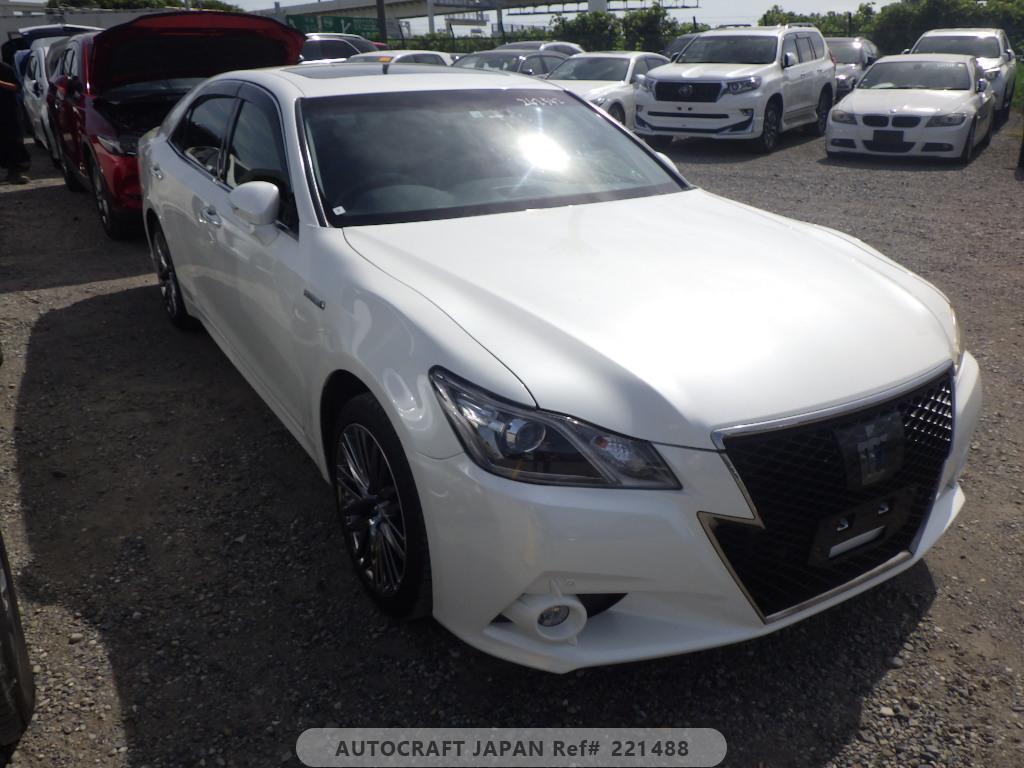 Toyota Crown Hybrid 2014