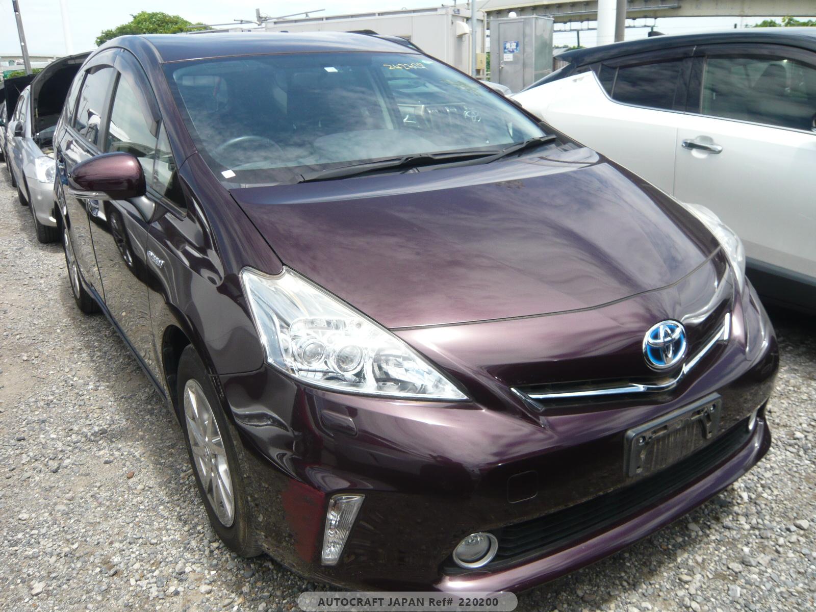 Toyota PRIUS ALPHA 2014