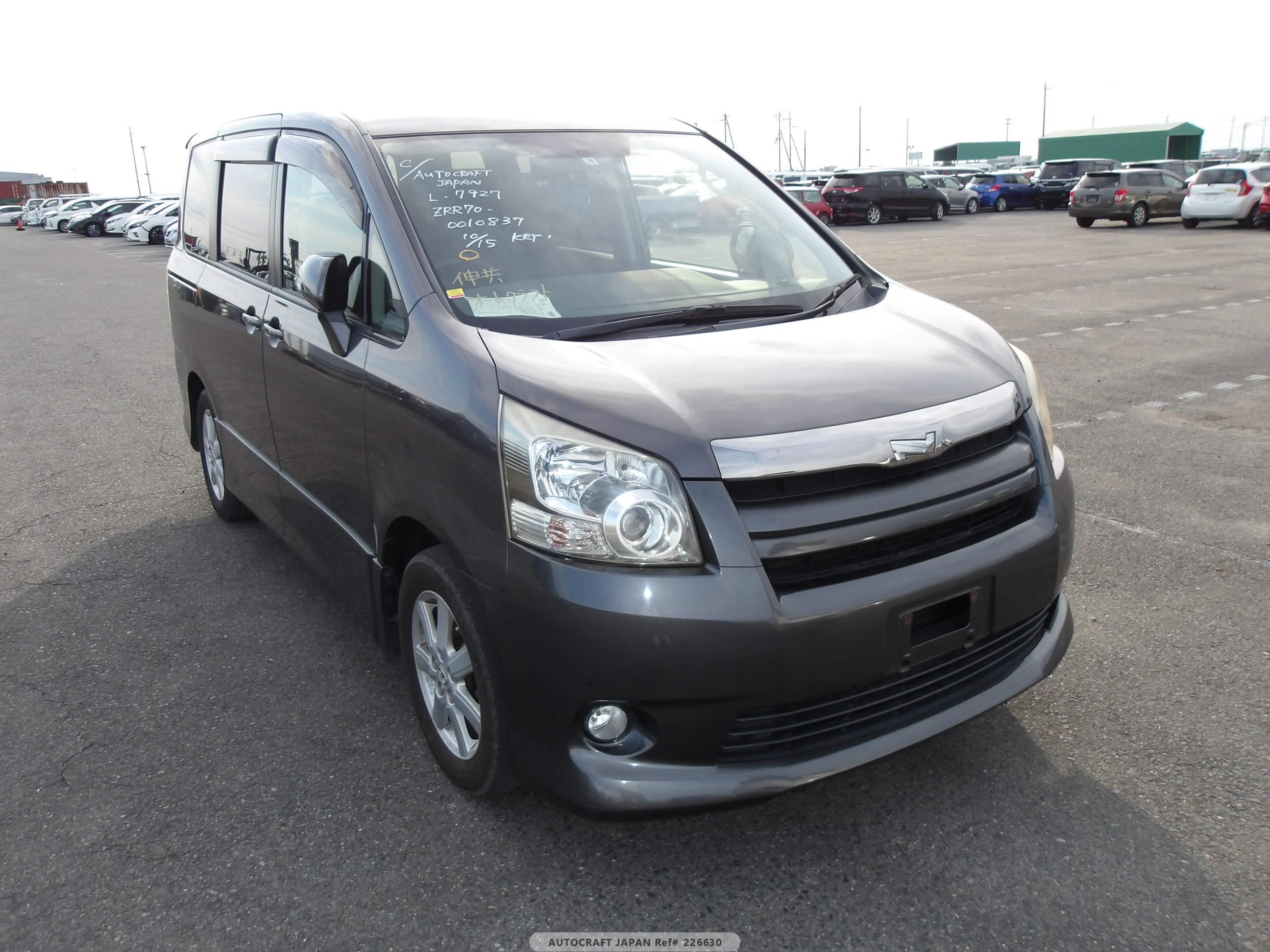 Toyota Noah 2007