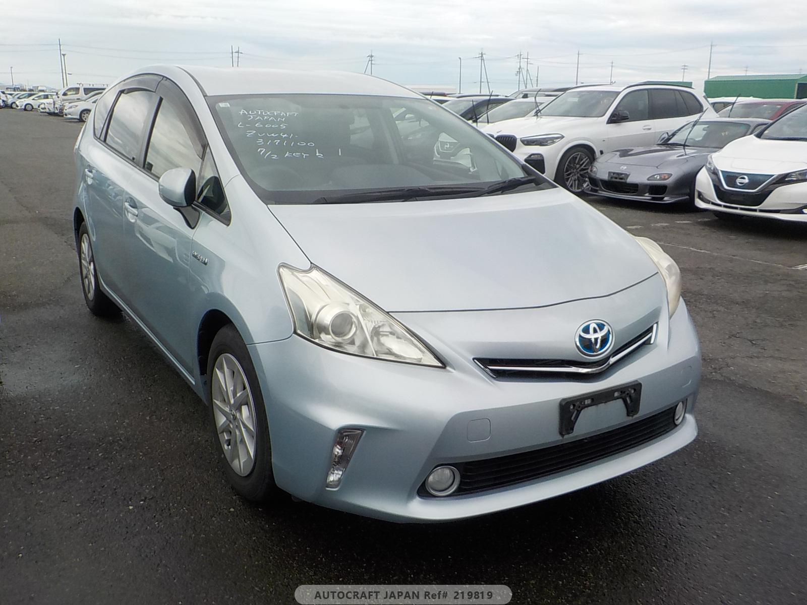 Toyota PRIUS ALPHA 2012