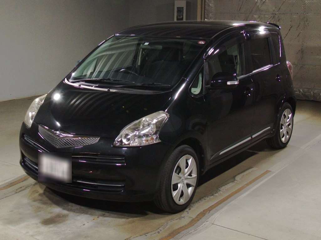 Toyota Ractis 2010