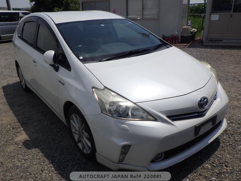 Toyota PRIUS ALPHA 2013