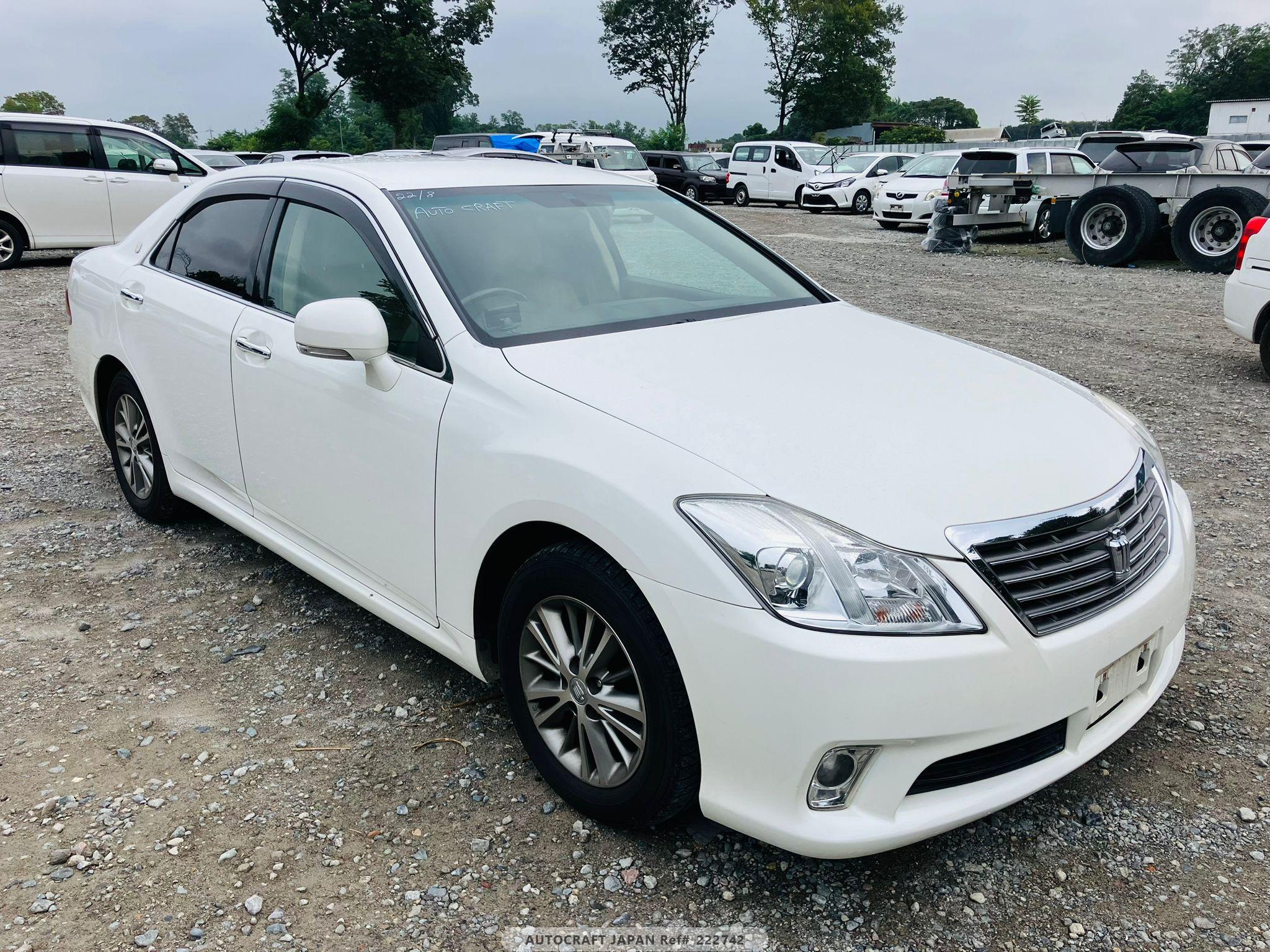 Toyota Crown 2011