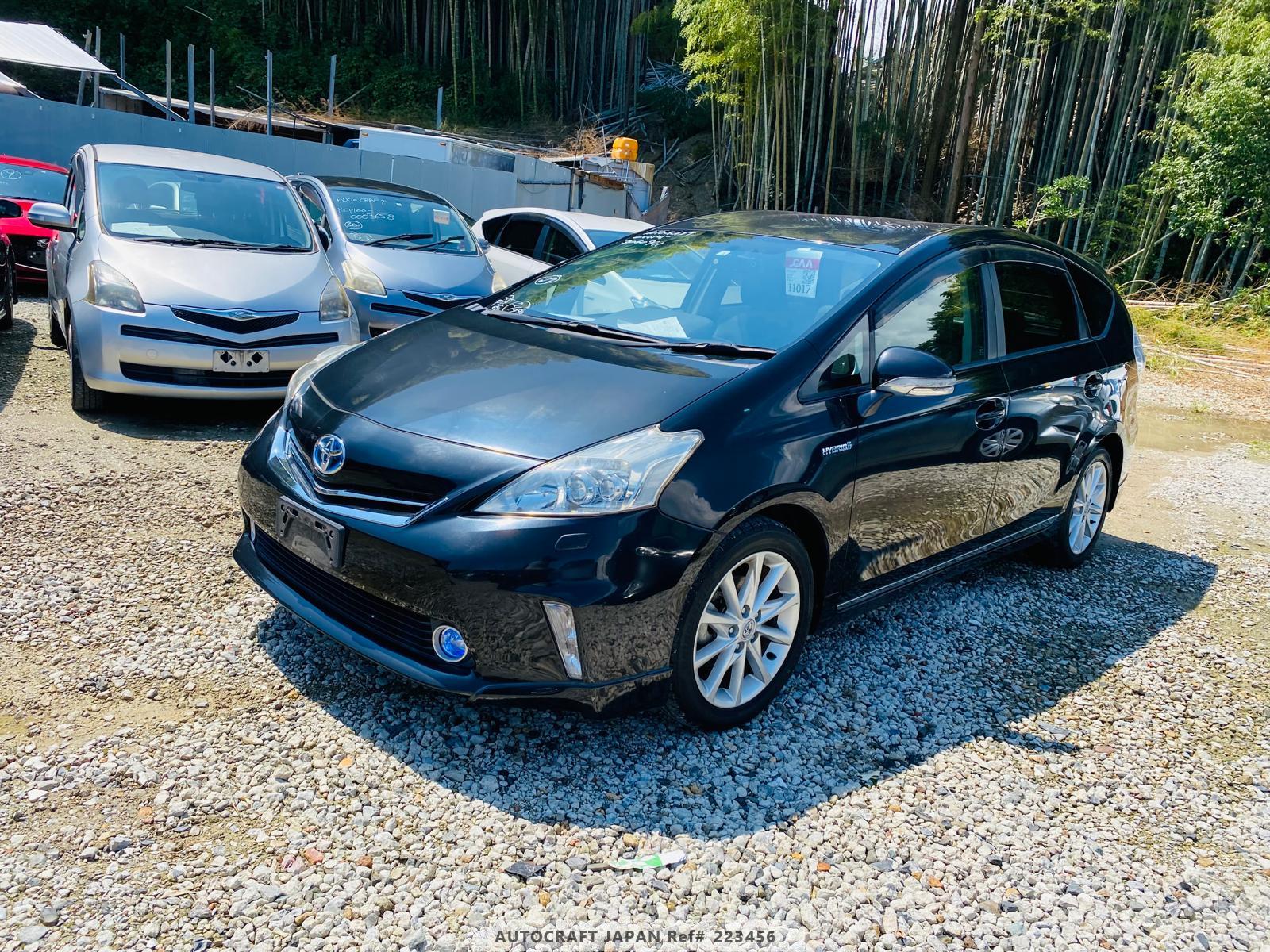 Toyota PRIUS ALPHA 2012