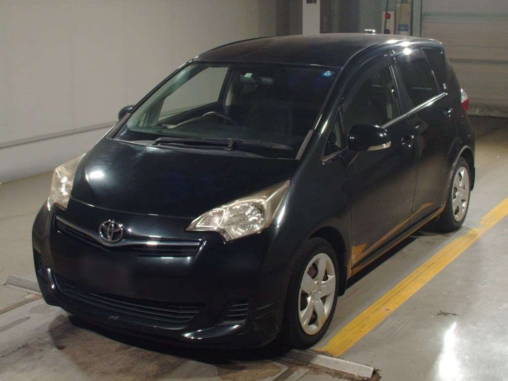 Toyota Ractis 2011