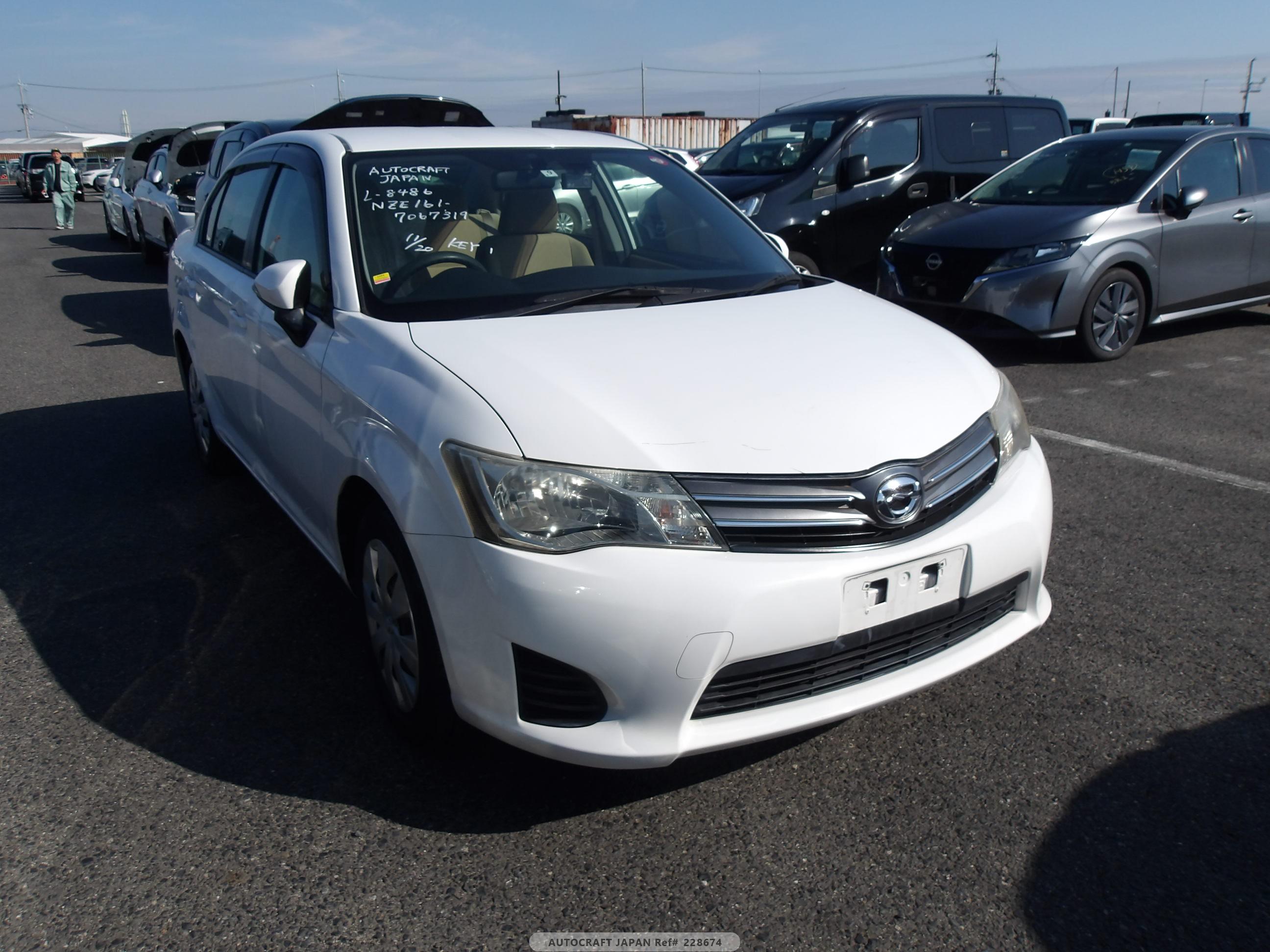 Toyota Corolla Axio 2013