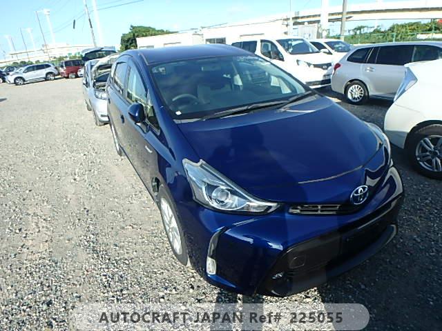 Toyota PRIUS ALPHA 2015