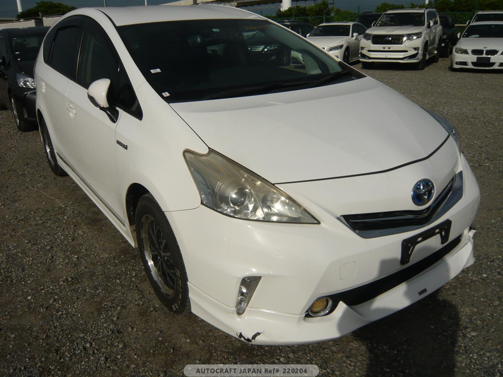 Toyota PRIUS ALPHA 2013