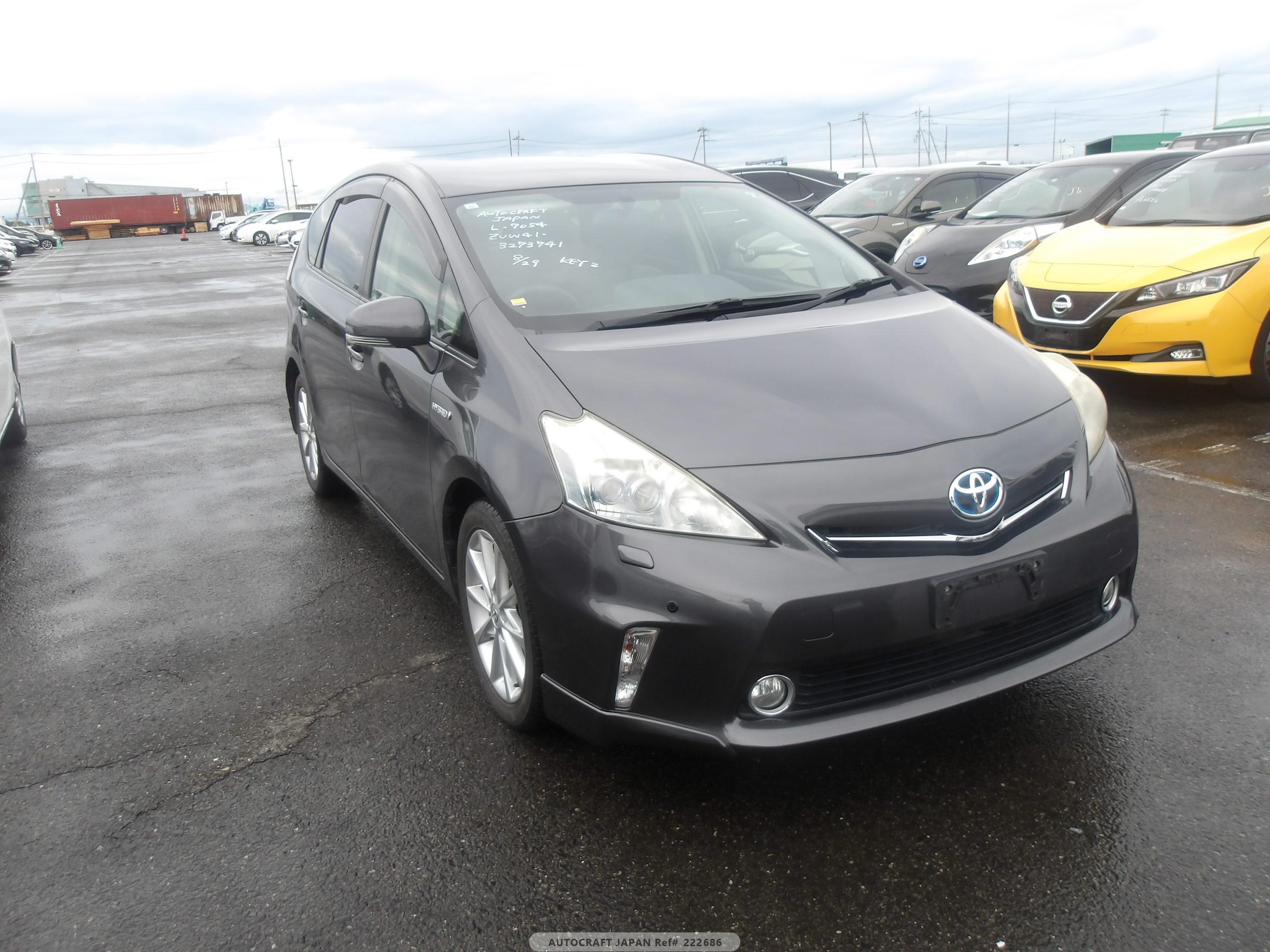 Toyota PRIUS ALPHA 2013