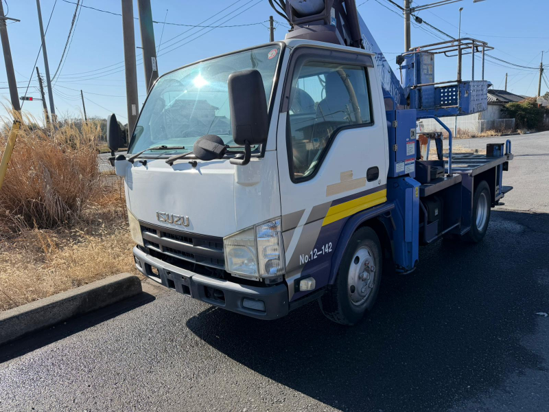 Isuzu Elf Truck