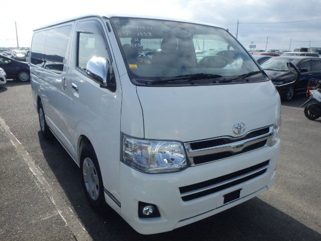 Toyota Hiace Van 12 White 1990cc Karmen Ltd