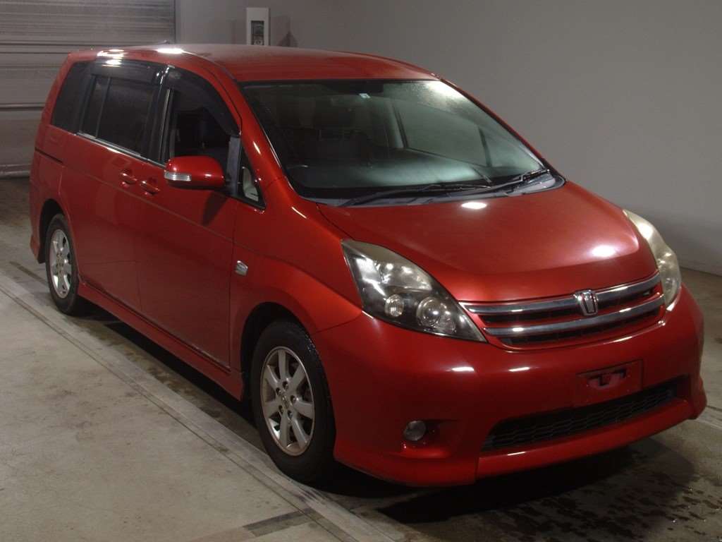 Toyota isis 2010 характеристики