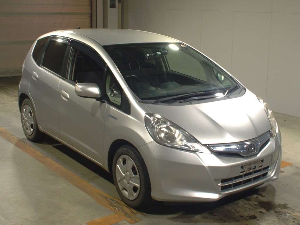 Honda Fit 13 Silver 1330cc Atm Karmen Ltd