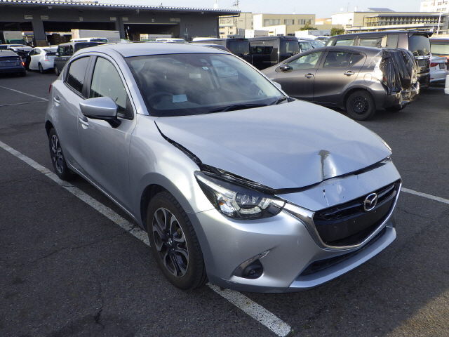 Mazda demio 2017