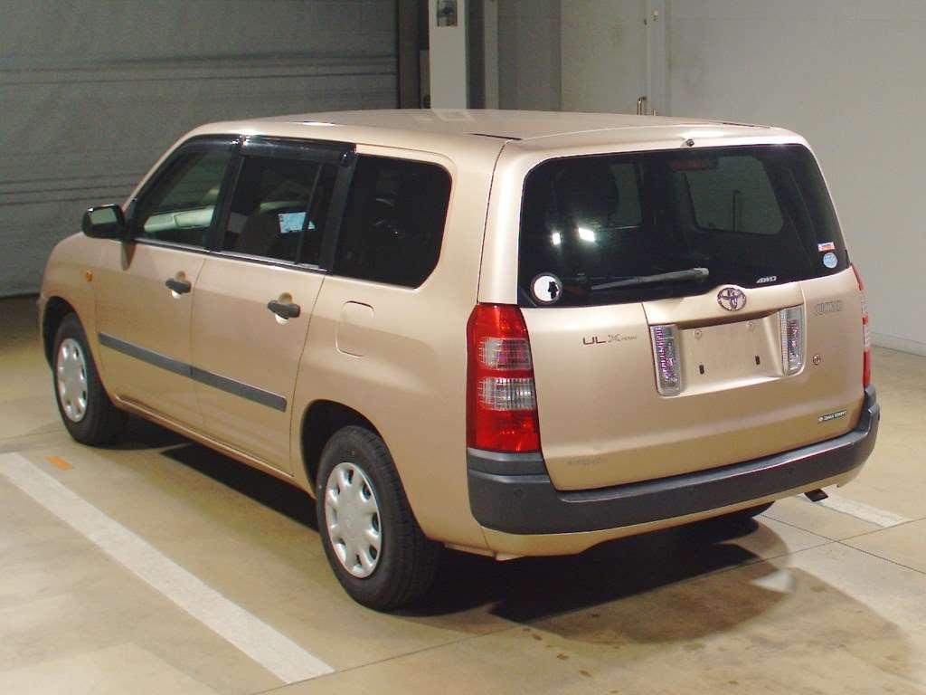 Toyota succeed van