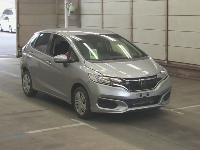 Honda Fit 18 Silver 1300cc Atm Karmen Ltd